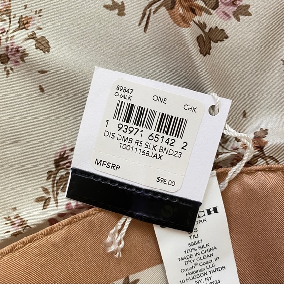 Limited ‼️ 89847 Disney X Coach Dumbo Rose Bouquet Print Silk Bandana - Picture 6 of 6